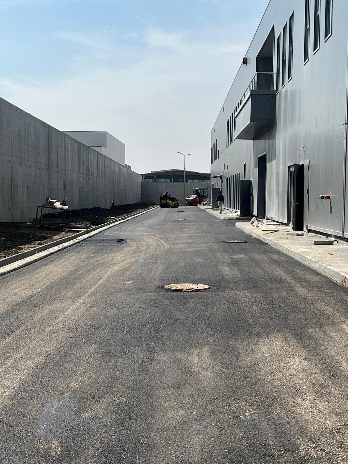 Brn Yol endüstriyel tesis yolu ve yeni asfalt şeridi