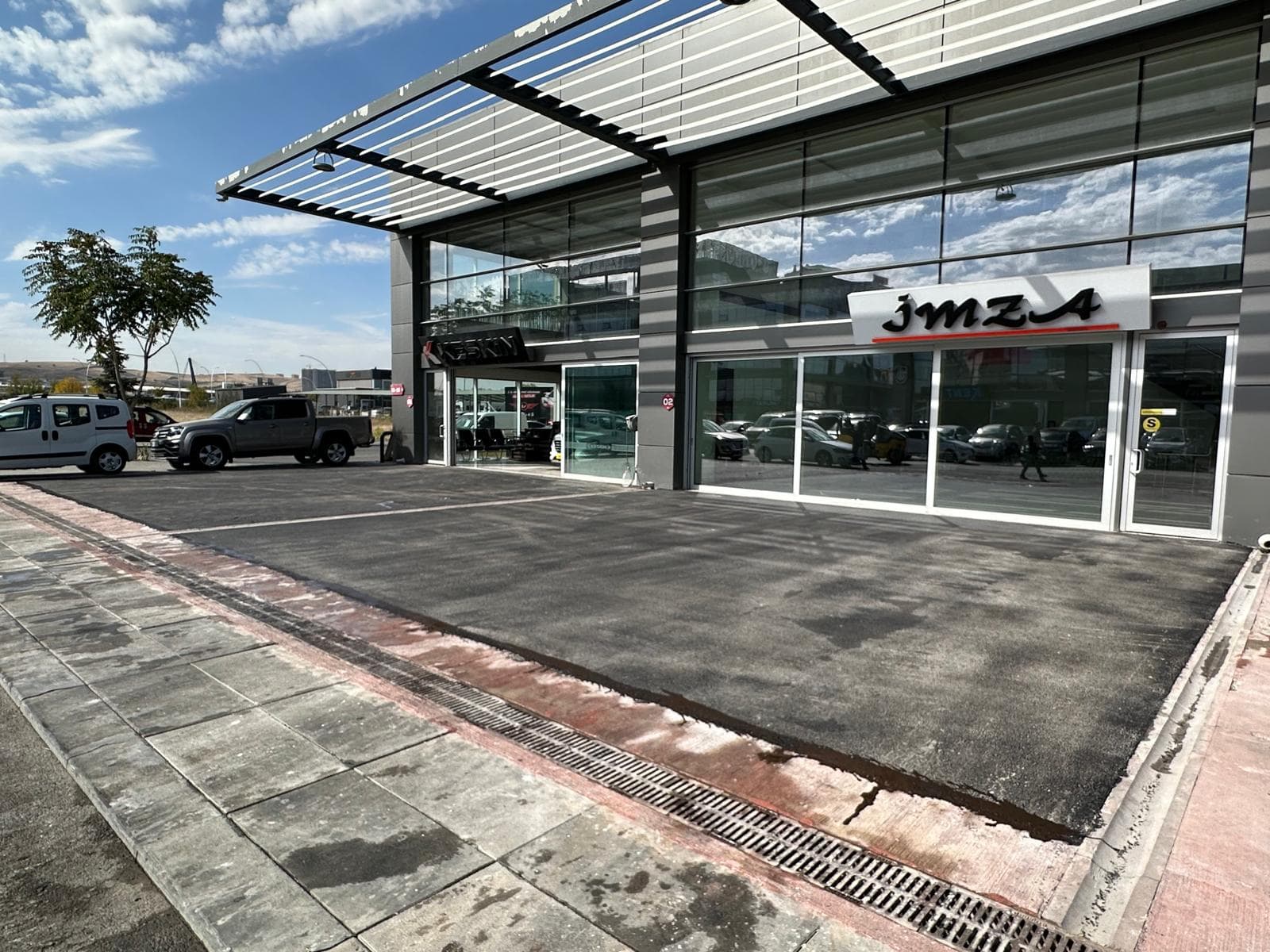 Yatay işaretleme ve yol boyası